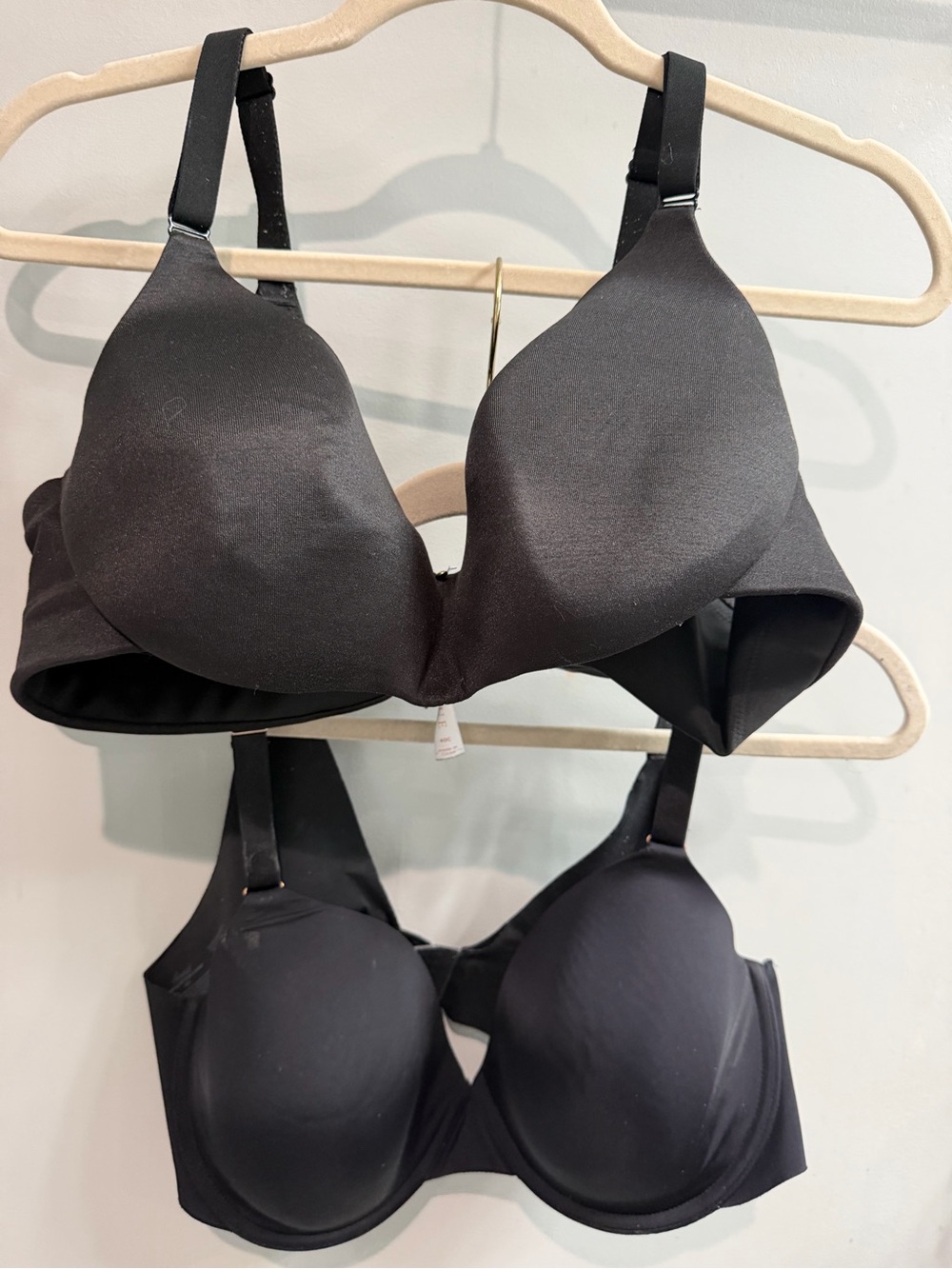 Black soma vanishing back and Cacique - set of 2 - 40C